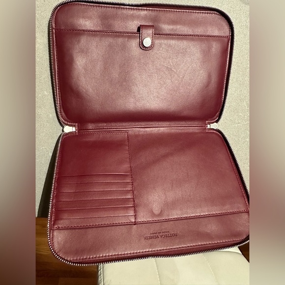 Bottega Clutch - Picture 2 of 3